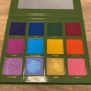 Unearthly cosmetics Rudo Rwaamai palette